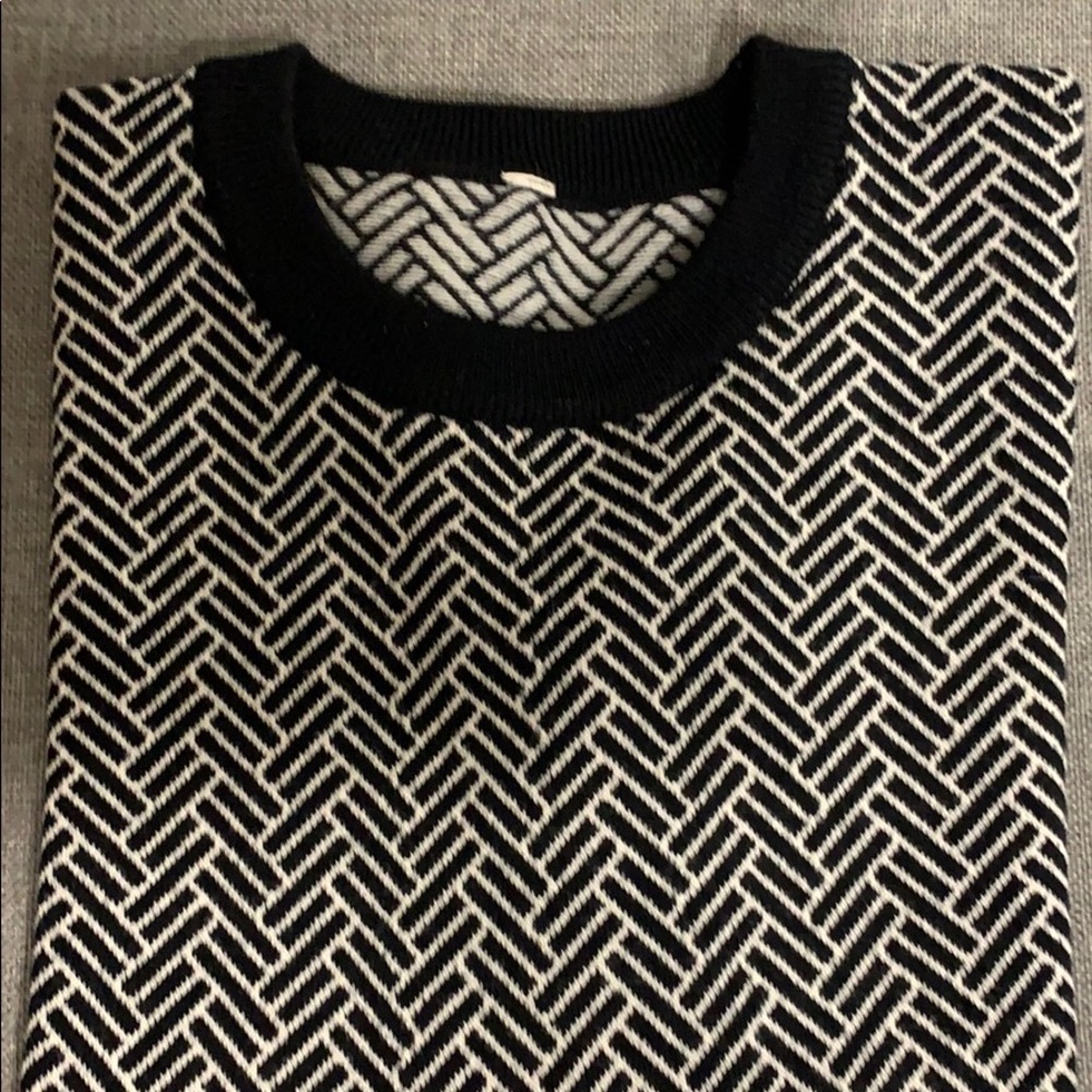 Lululemon sweater in great condition